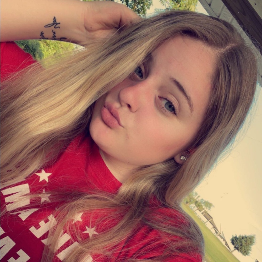 Meet your Posher, Marissa